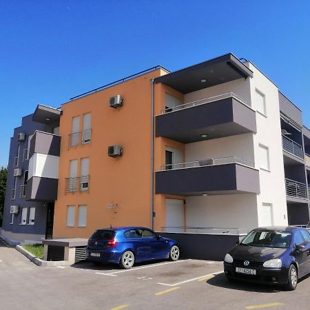 Luxury Apartment Queen Солин Экстерьер фото